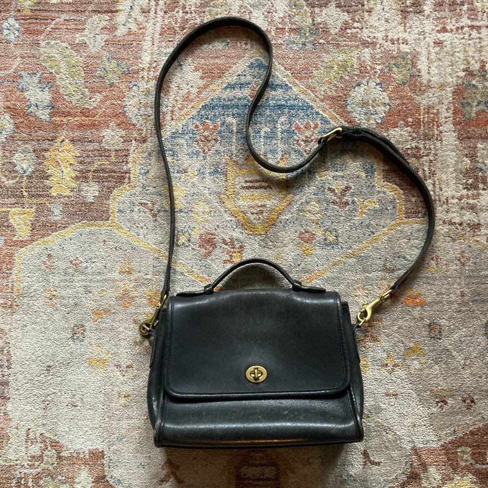 ❗️SOLD❗️Vintage Coach Black Leather Crossbody Court Bag #9870